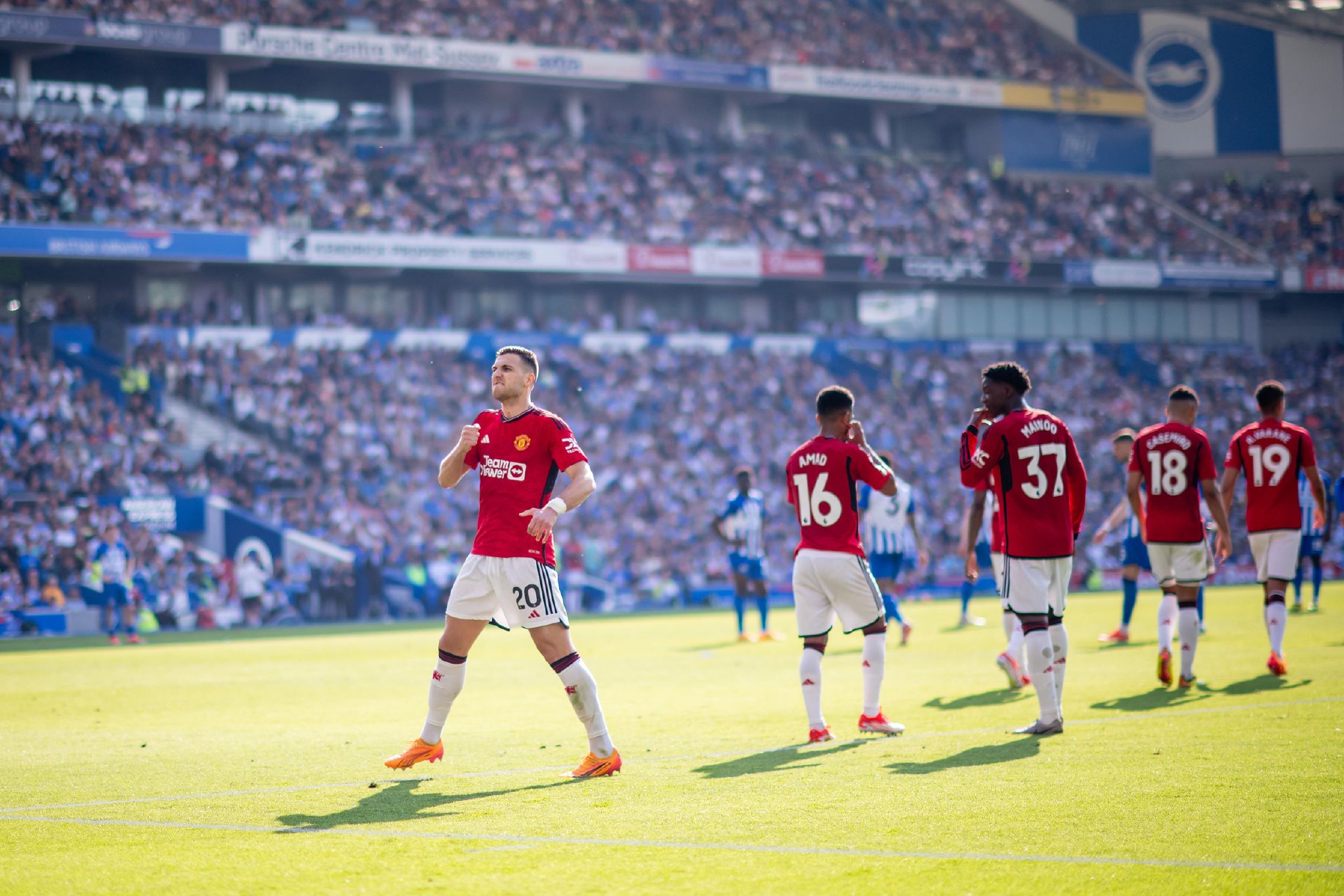 让泰国女队 让泰国女队